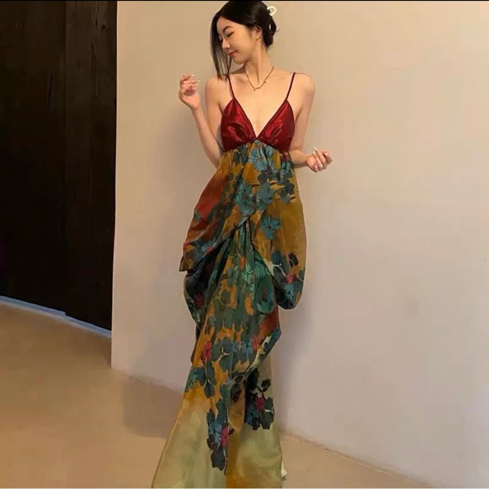 Red silky dress. M size